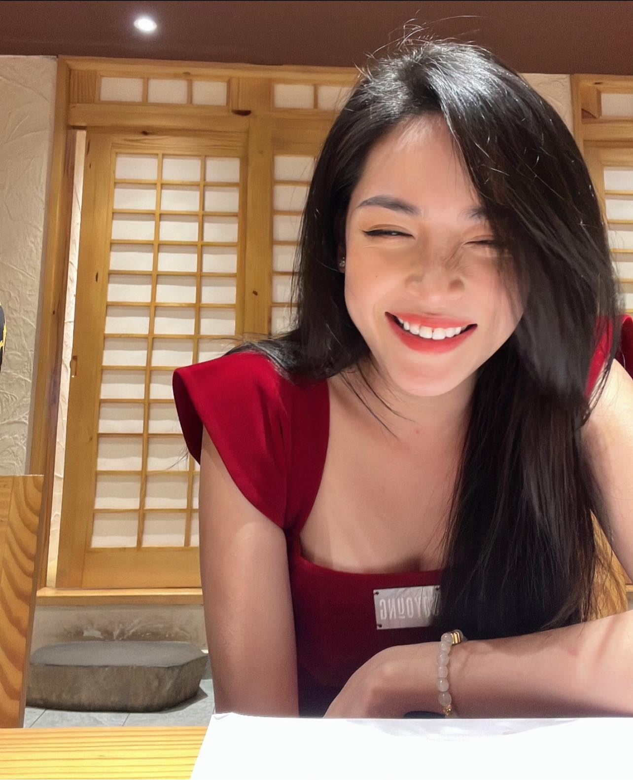 Hot girl phẫu thuật thẩm mỹ Vũ Thanh Quỳnh sau 8 năm đập đi xây lại Sự nghiệp rực rỡ nhan