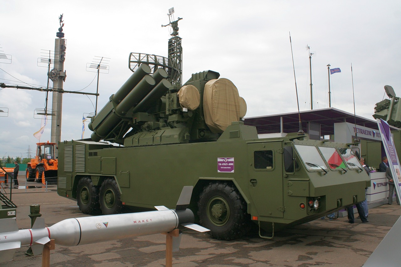 Đại diện BQP VN ngắm tên lửa phòng không hiện đại của Belarus - Ảnh 3. Đại diện BQP VN ngắm tên lửa phòng không hiện đại của Belarus - Ảnh 3.