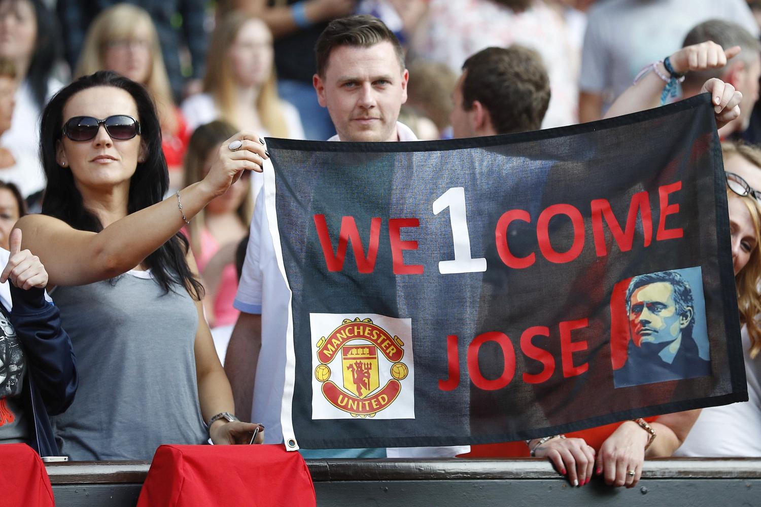 Mourinho sẽ khiến fan Quỷ đỏ sướng phát điên vì chiến thắng - Ảnh 4. Mourinho sẽ khiến fan Quỷ đỏ sướng phát điên vì chiến thắng - Ảnh 4.