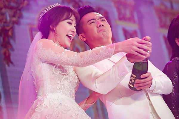 Không thể nhịn cười khi xem ảnh này ở đám cưới Trấn Thành - Hari Won - Ảnh 2.