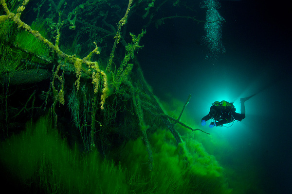 Hồ không đáy Goluboe: Bí ẩn đáng sợ bậc nhất trên Trái Đất - Ảnh 5.