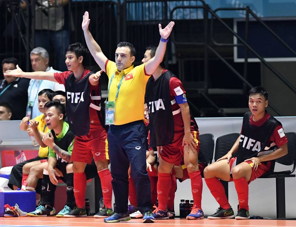 Góc khuất sau chiến thắng lịch sử của futsal Việt Nam ở World Cup - Ảnh 2. Góc khuất sau chiến thắng lịch sử của futsal Việt Nam ở World Cup - Ảnh 2.