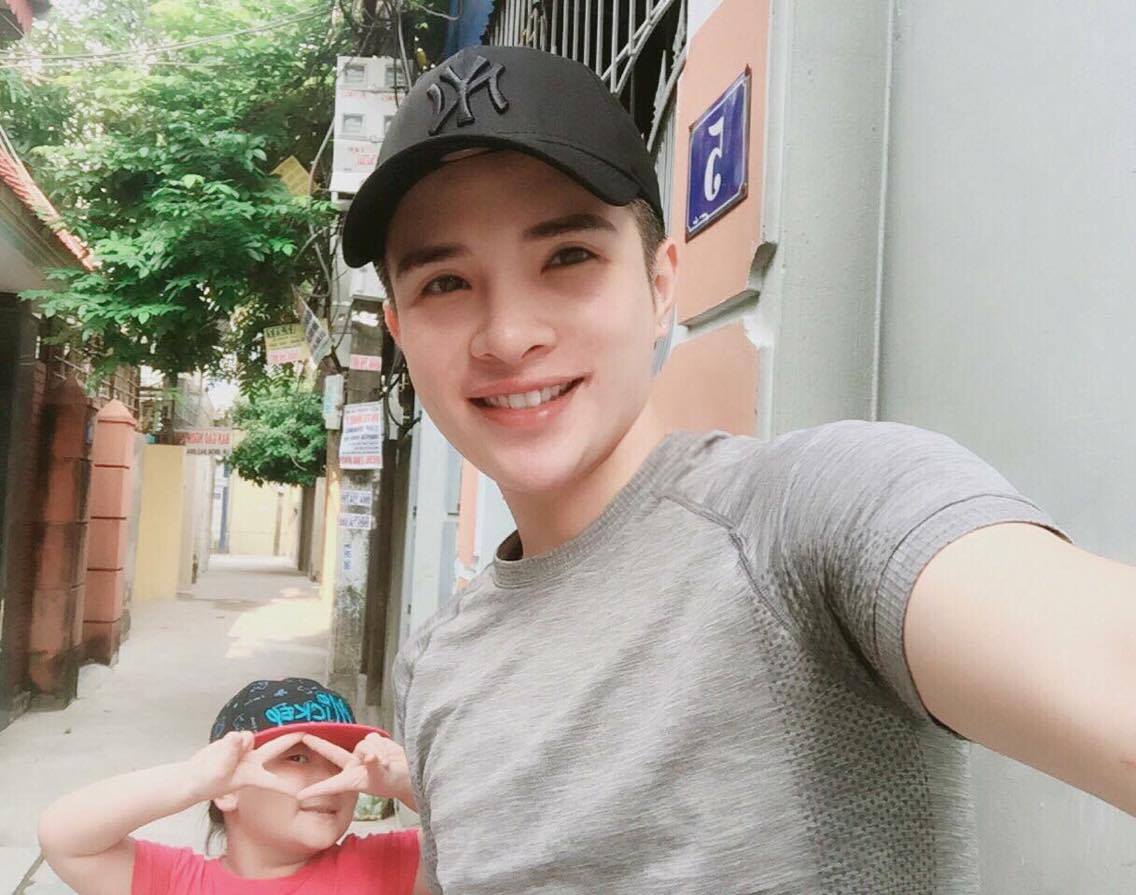 Chàng trai sở hữu nhan sắc khiến phái nữ cũng phải ghen tỵ - Ảnh 2. Chàng trai sở hữu nhan sắc khiến phái nữ cũng phải ghen tỵ - Ảnh 2.
