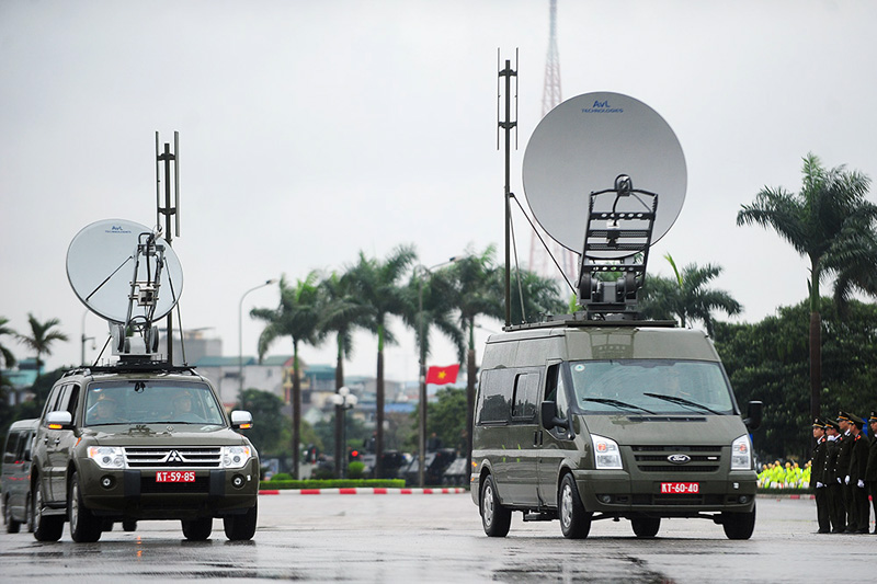 Vũ khí hiện đại về tay: Mừng lo lẫn lộn! - Ảnh 2. Vũ khí hiện đại về tay: Mừng lo lẫn lộn! - Ảnh 2.