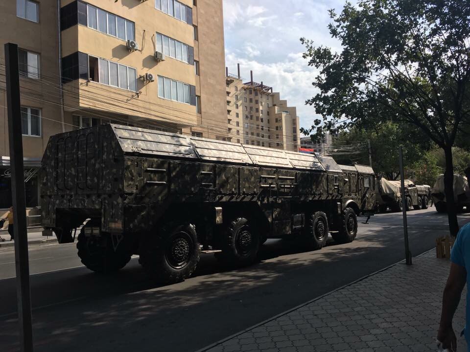 Lộ diện quốc gia đầu tiên sở hữu tên lửa Iskander-E? - Ảnh 2. Lộ diện quốc gia đầu tiên sở hữu tên lửa Iskander-E? - Ảnh 2.