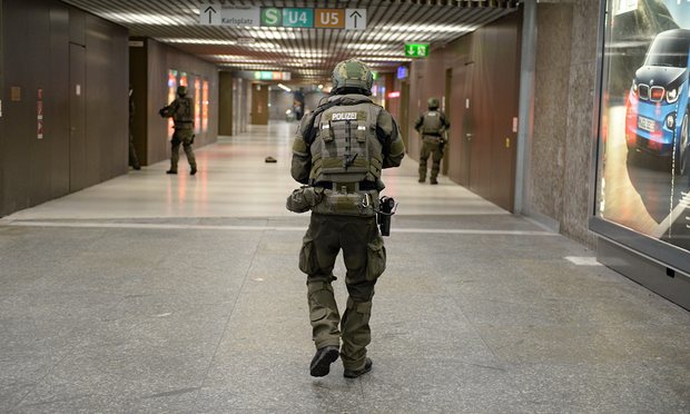 Đức: Xả súng tại trung tâm thương mại ở Munich - Ảnh 1.