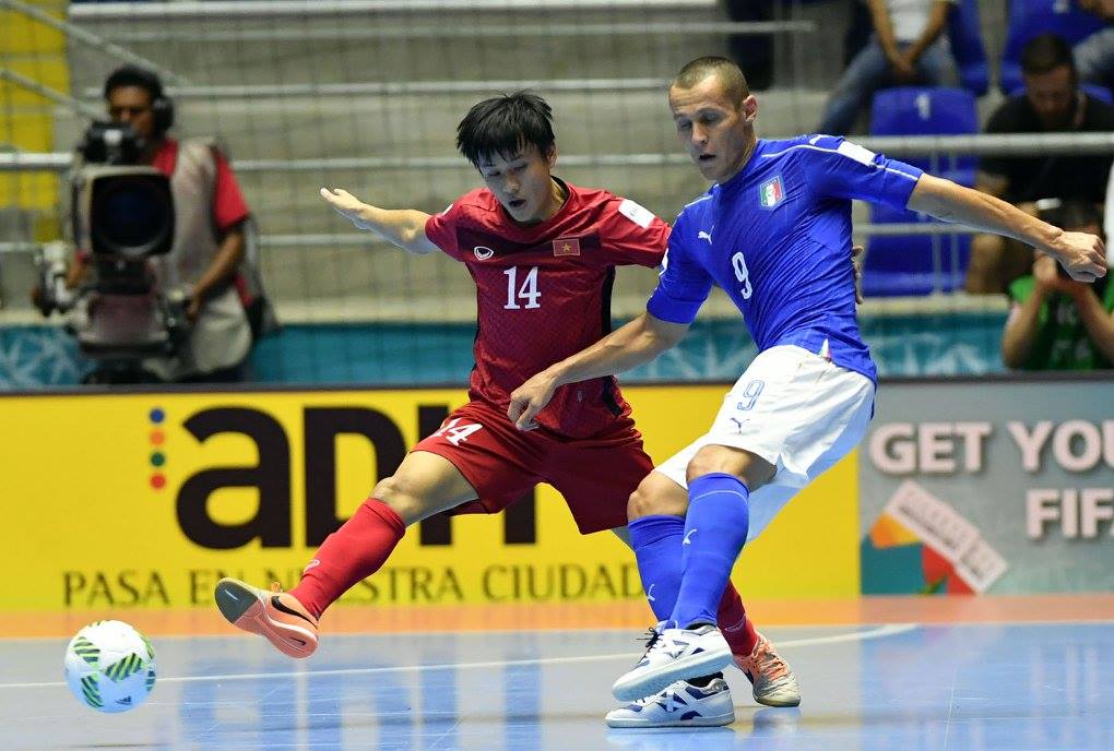 Từ cậu bé nhổ cỏ cà phê đến đấu trường Futsal World Cup - Ảnh 4. Từ cậu bé nhổ cỏ cà phê đến đấu trường Futsal World Cup - Ảnh 4.