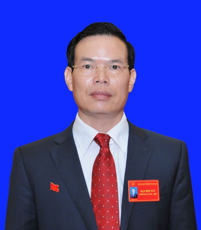 Bí thư Hà Giang nói về việc nhiều người thân làm lãnh đạo - Ảnh 1. Bí thư Hà Giang nói về việc nhiều người thân làm lãnh đạo - Ảnh 1.