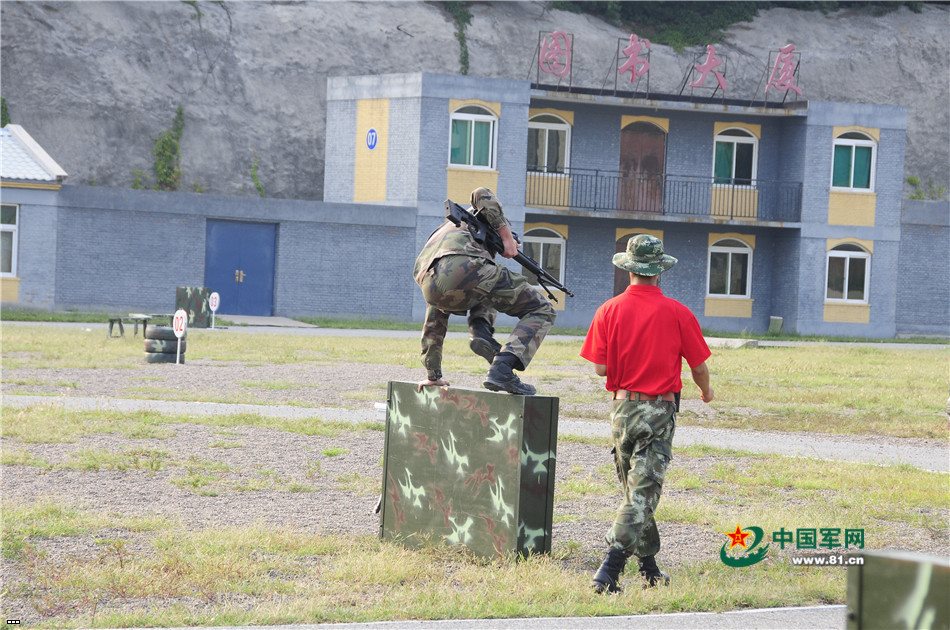 Cảnh sát cơ động Việt Nam tham gia thi bắn tỉa ở Trung Quốc? - Ảnh 18. Cảnh sát cơ động Việt Nam tham gia thi bắn tỉa ở Trung Quốc? - Ảnh 18.