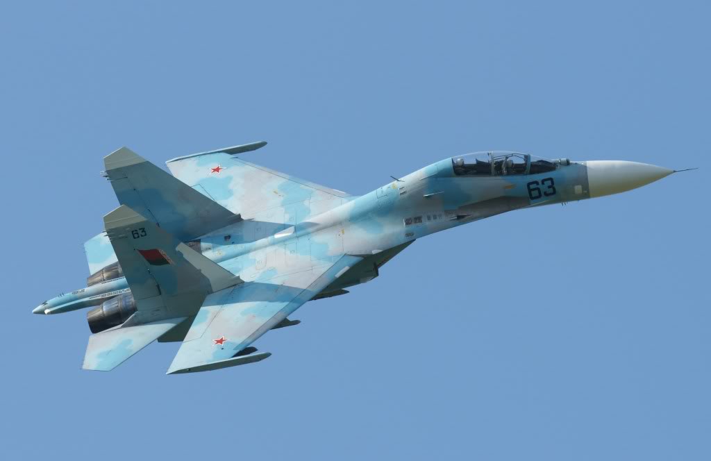 Mỏ vàng tiêm kích Su-27 đang chờ những nước nghèo tới khai thác - Ảnh 2. Mỏ vàng tiêm kích Su-27 đang chờ những nước nghèo tới khai thác - Ảnh 2.