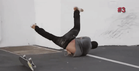 Cú trượt ngã thứ 49 của chàng trai và cái kết bất ngờ