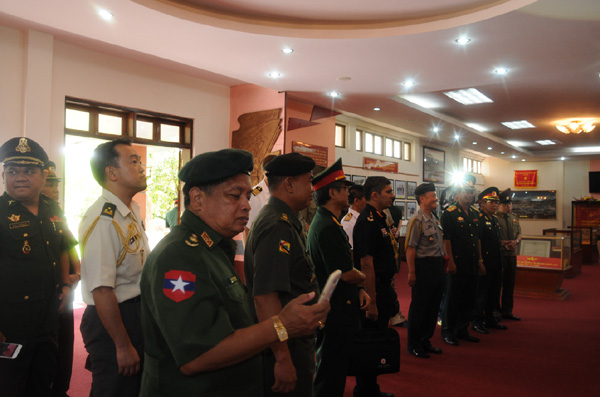 Đoàn Tùy viên Quốc phòng các nước tại Việt Nam thăm quan, tìm hiểu thực tế tại Sư đoàn 308 - Ảnh 3.