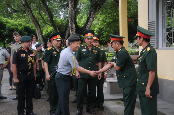 Đoàn Tùy viên Quốc phòng các nước tại Việt Nam thăm quan, tìm hiểu thực tế tại Sư đoàn 308 - Ảnh 4.