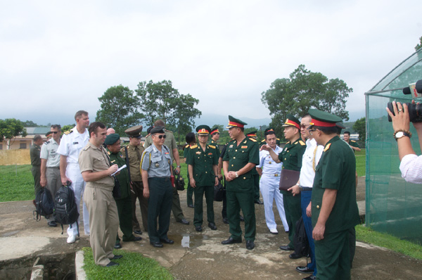 Đoàn Tùy viên Quốc phòng các nước tại Việt Nam thăm quan, tìm hiểu thực tế tại Sư đoàn 308 - Ảnh 5.