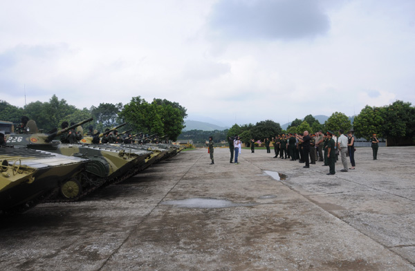 Đoàn Tùy viên Quốc phòng các nước tại Việt Nam thăm quan, tìm hiểu thực tế tại Sư đoàn 308 - Ảnh 6.