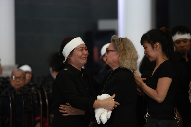 [Cập nhật] Con trai NSƯT Phạm Bằng khóc nức nở trong lễ viếng - Ảnh 13.