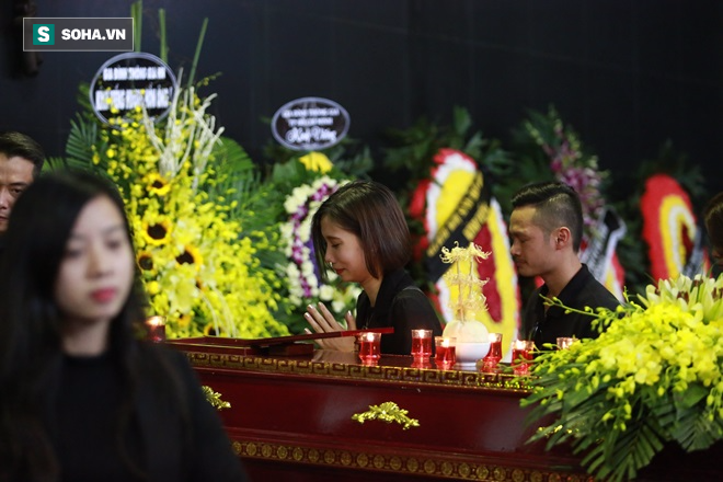 [Cập nhật] Con trai NSƯT Phạm Bằng khóc nức nở trong lễ viếng - Ảnh 5.