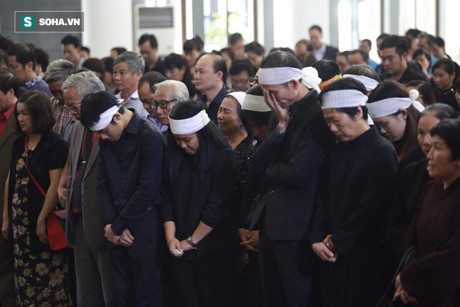 Các nghệ sĩ khóc nức nở, đau xót nhìn NSƯT Phạm Bằng lần cuối - Ảnh 6.