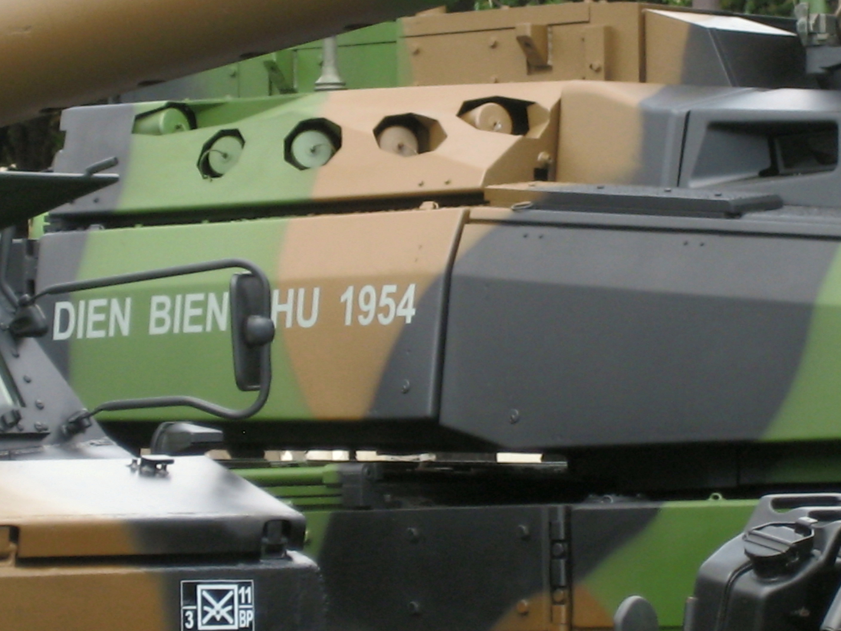 Đại tá Việt Nam: Xe tăng Điện Biên Phủ - Bất ngờ thú vị! - Ảnh 4. Đại tá Việt Nam: Xe tăng Điện Biên Phủ - Bất ngờ thú vị! - Ảnh 4.