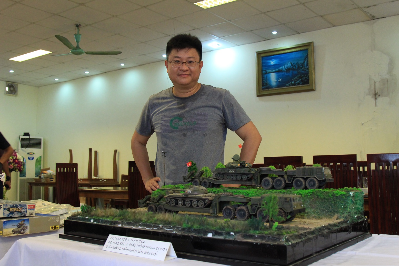 T-72B3, T-90, Su-30SM, Su-35 bất ngờ đồng loạt lộ diện tại Hà Nội - Ảnh 5. T-72B3, T-90, Su-30SM, Su-35 bất ngờ đồng loạt lộ diện tại Hà Nội - Ảnh 5.