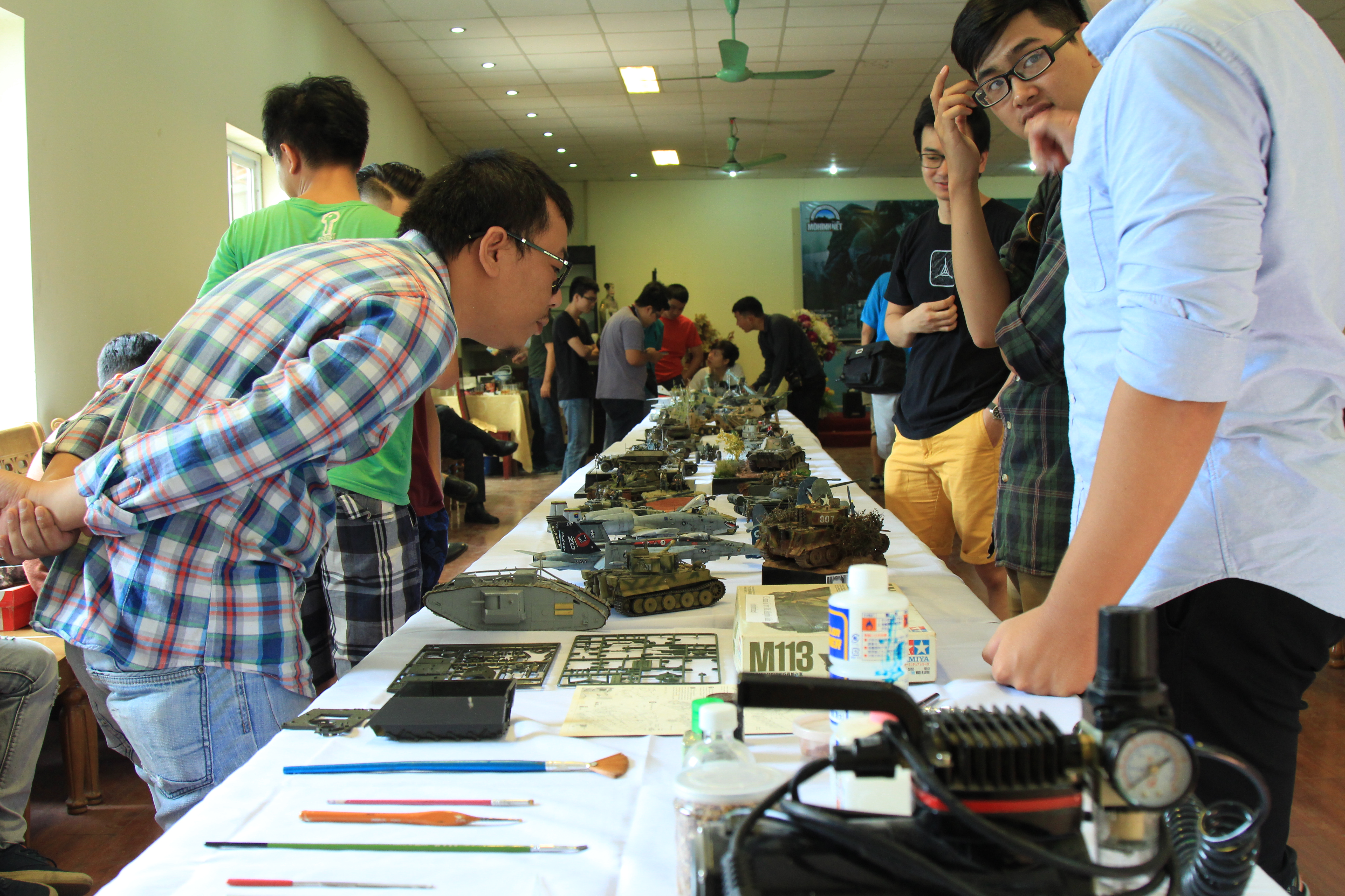 T-72B3, T-90, Su-30SM, Su-35 bất ngờ đồng loạt lộ diện tại Hà Nội - Ảnh 3. T-72B3, T-90, Su-30SM, Su-35 bất ngờ đồng loạt lộ diện tại Hà Nội - Ảnh 3.