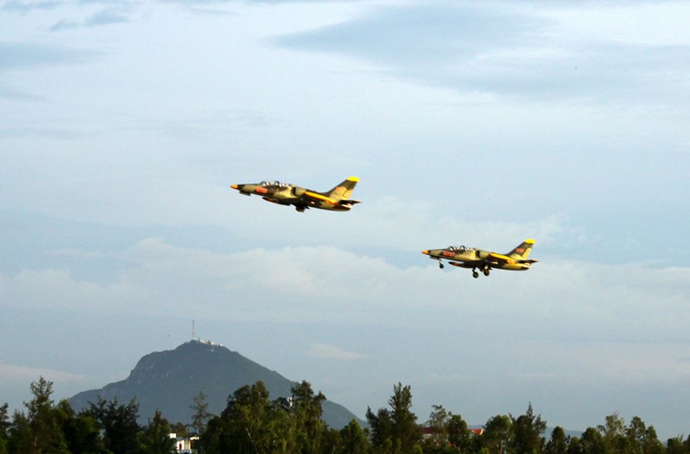 CẬP NHẬT: Máy bay huấn luyện phản lực L-39 của KQVN rơi tại Phú Yên - Ảnh 1. CẬP NHẬT: Máy bay huấn luyện phản lực L-39 của KQVN rơi tại Phú Yên - Ảnh 1.