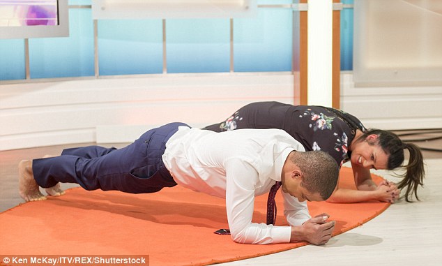 Bí mật về Plank, bài tập đang sôi sục từ phòng gym tới công sở - Ảnh 10. Bí mật về Plank, bài tập đang sôi sục từ phòng gym tới công sở - Ảnh 10.