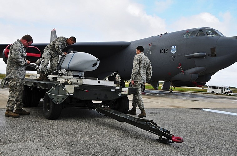 Nga có sợ khi Mỹ đưa JASSM-ER lên máy bay B-52? - Ảnh 1. Nga có sợ khi Mỹ đưa JASSM-ER lên máy bay B-52? - Ảnh 1.
