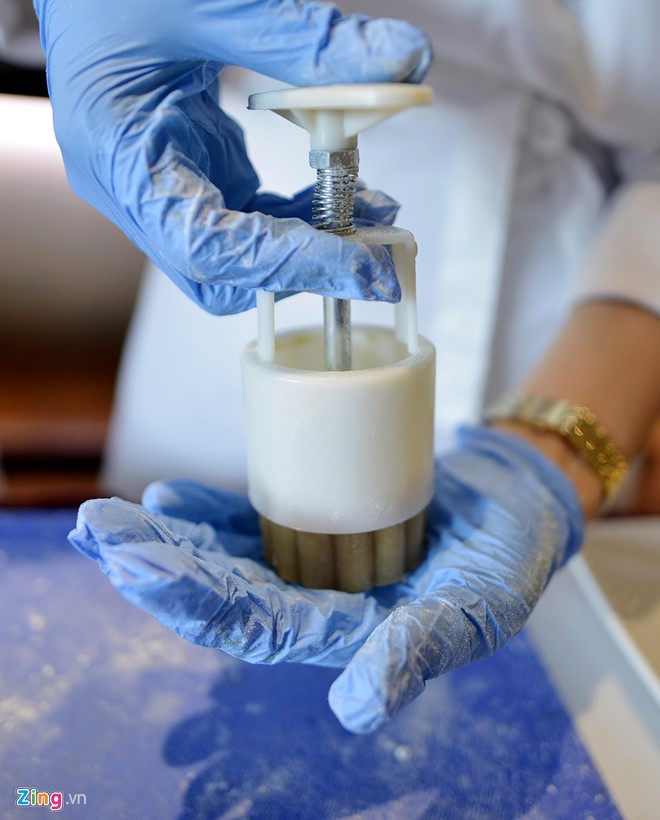 Bên trong lò sản xuất bánh Trung thu 5 sao - Ảnh 10.