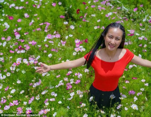 Trường đại học nổi tiếng với giáo viên xinh như hot girl - Ảnh 10.