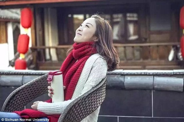 Trường đại học nổi tiếng với giáo viên xinh như hot girl - Ảnh 11.