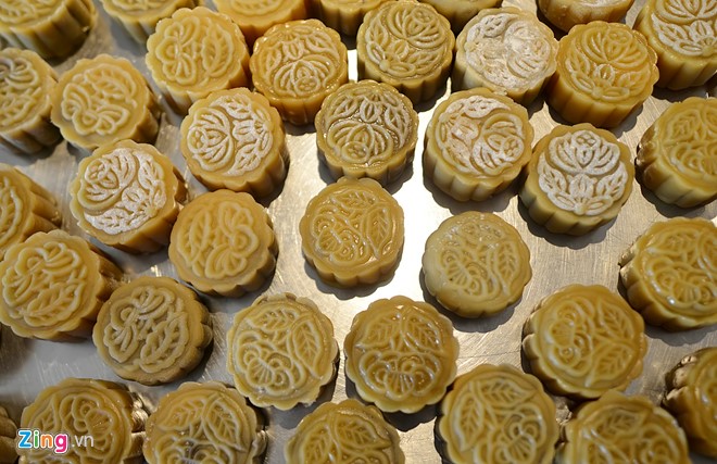 Bên trong lò sản xuất bánh Trung thu 5 sao - Ảnh 12.