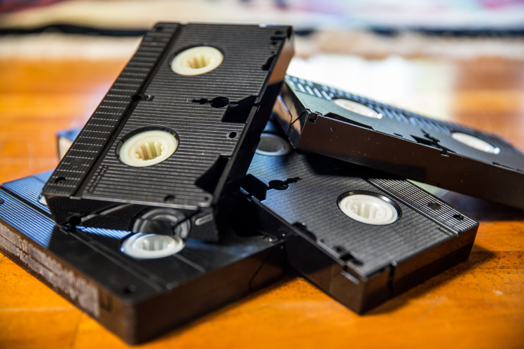 Đầu băng VCR sẽ bị khai tử trong tháng này, vĩnh biệt tượng đài giải trí một thời của thế hệ 8X - Ảnh 3. Đầu băng VCR sẽ bị khai tử trong tháng này, vĩnh biệt tượng đài giải trí một thời của thế hệ 8X - Ảnh 3.