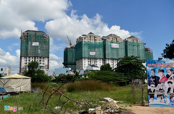 Những cung đường ở Sài Gòn dày đặc dự án bất động sản - Ảnh 5.