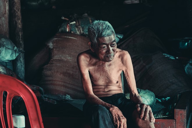 Hình ảnh ám ảnh của 2 cụ già gần trăm tuổi trong căn nhà cũ kỹ ở Ninh Bình - ảnh 6