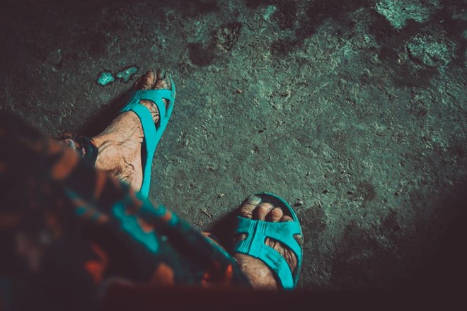 Cuộc sống khốn khổ của hai cụ già gần trăm tuổi - Ảnh 7. Cuộc sống khốn khổ của hai cụ già gần trăm tuổi - Ảnh 7.