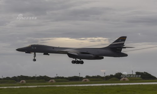 [ẢNH] Máy bay ném bom B-1B Lancer của Mỹ xuất hiện ở đảo Guam - Ảnh 7.