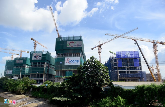 Những cung đường ở Sài Gòn dày đặc dự án bất động sản - Ảnh 10.