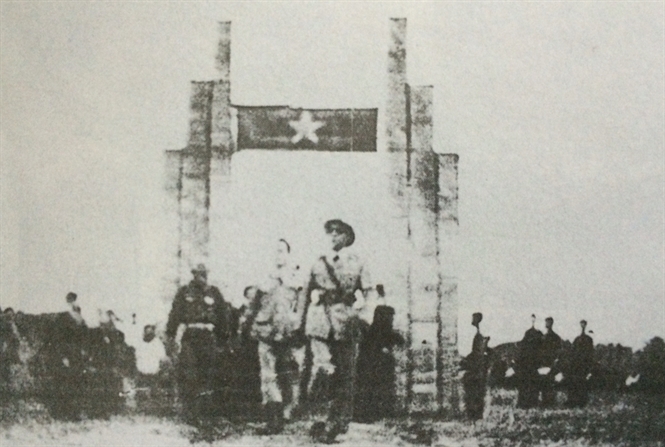 Vị Trung tướng đầu tiên của Quân đội Nhân dân Việt Nam - Ảnh 1. Vị Trung tướng đầu tiên của Quân đội Nhân dân Việt Nam - Ảnh 1.