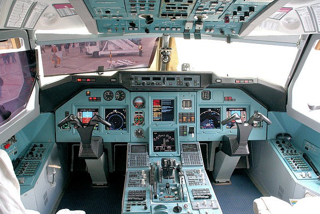 BQP Nga chính thức ký hợp đồng mua một máy bay trinh sát Tu-214R - Ảnh 3. BQP Nga chính thức ký hợp đồng mua một máy bay trinh sát Tu-214R - Ảnh 3.