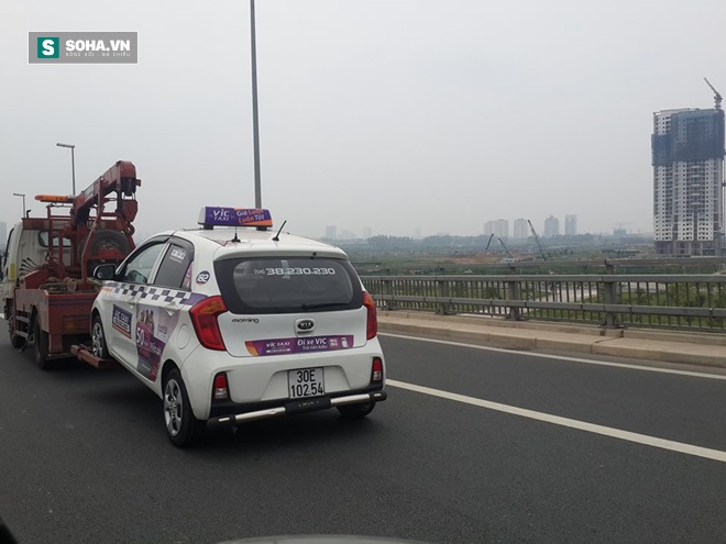Nghi vấn tài xế để xe ở cầu Nhật Tân rồi cắt tay, nhảy cầu tự tử - Ảnh 4.