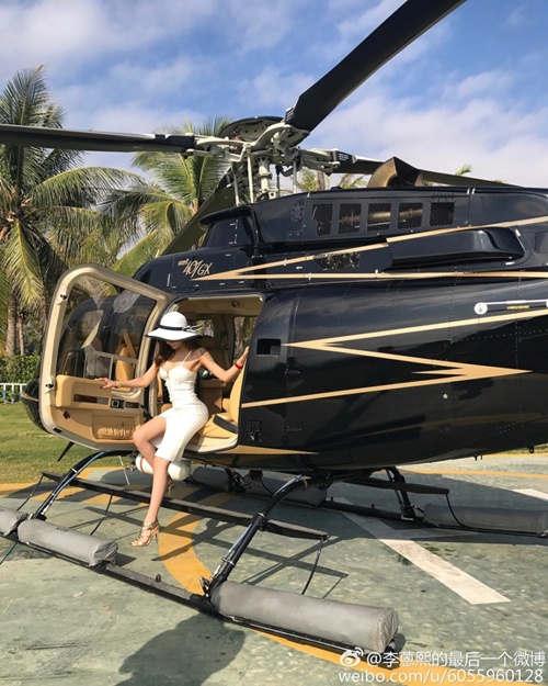Hot girl 18 tuổi khoe thân hình gợi cảm trên trực thăng gây xôn xao - Ảnh 3.