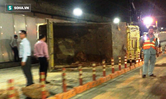 Hơn 3 giờ giải cứu xe tải chở đất lật trong hầm Thủ Thiêm - Ảnh 2.