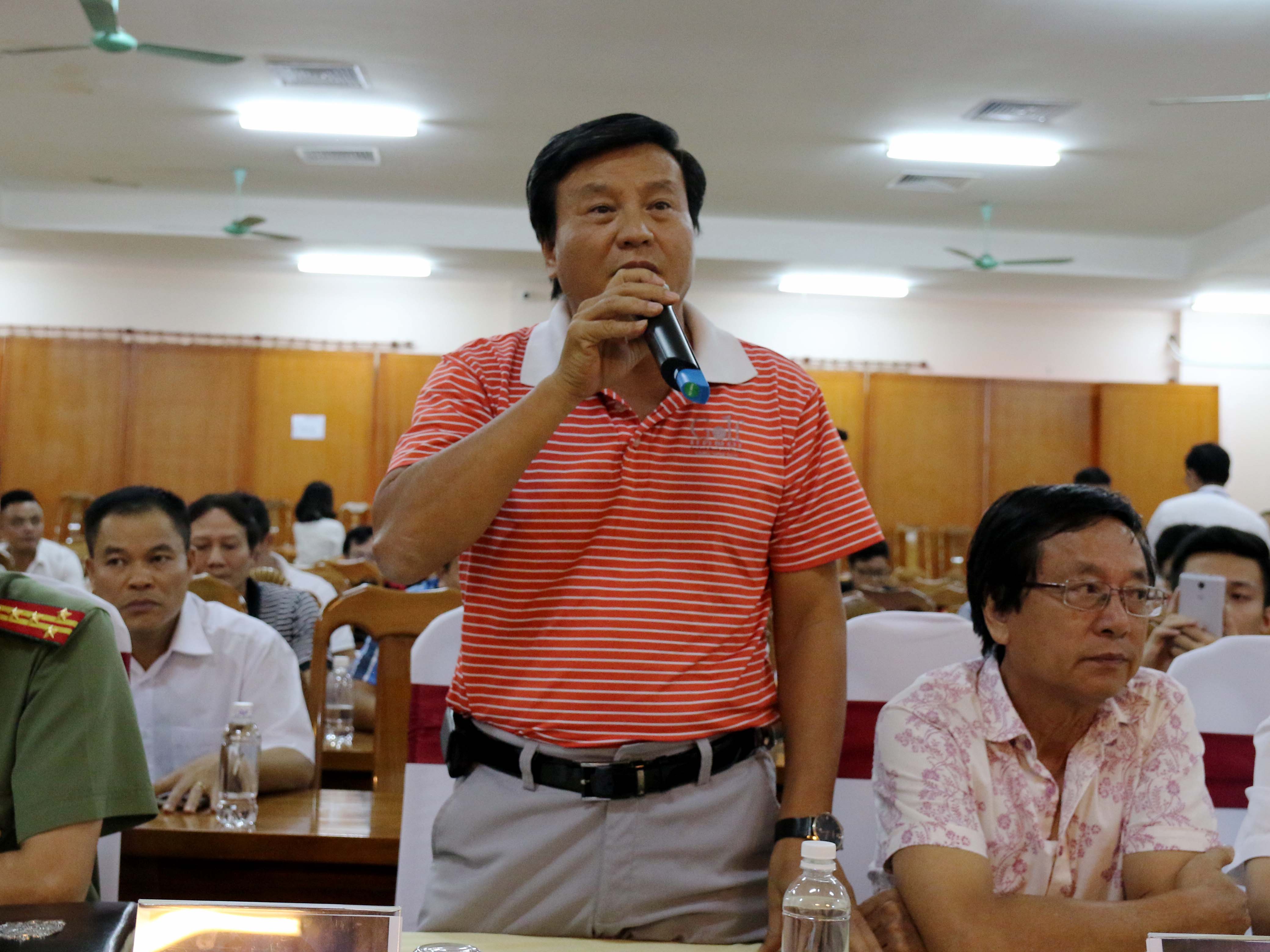 Sếp lớn VFF liên tục tấn công ông Mai Đức Chung giữa buổi họp báo - Ảnh 2. Sếp lớn VFF liên tục tấn công ông Mai Đức Chung giữa buổi họp báo - Ảnh 2.