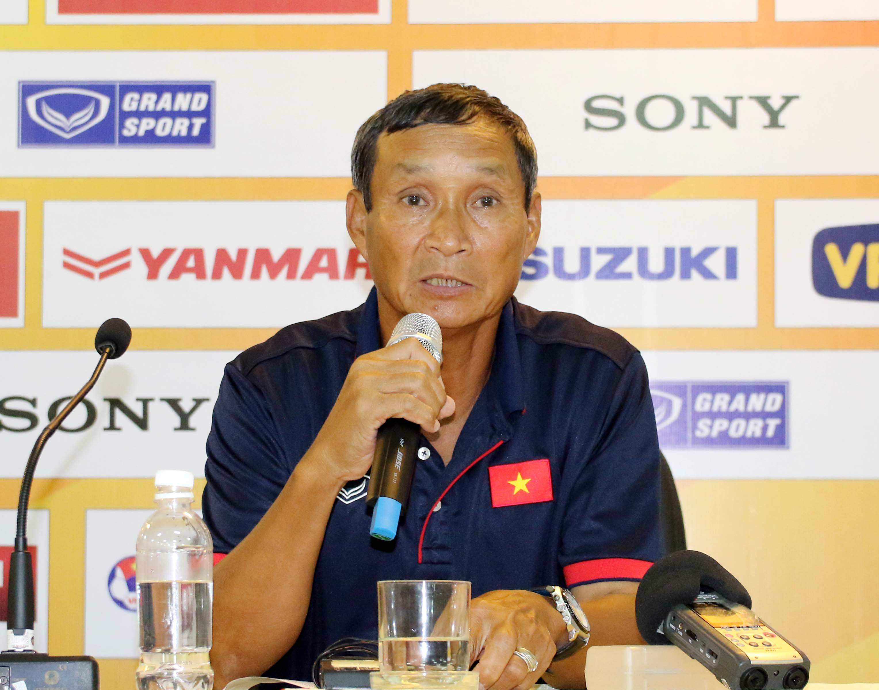 HLV Lê Thụy Hải: Ông Viễn, ông Thành biết chuyên môn không mà hỏi ông Chung? - Ảnh 2. HLV Lê Thụy Hải: Ông Viễn, ông Thành biết chuyên môn không mà hỏi ông Chung? - Ảnh 2.