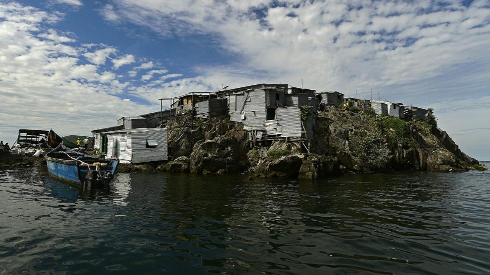 Cận cảnh hòn đảo nghẹt thở nhất thế giới - Ảnh 7. Cận cảnh hòn đảo nghẹt thở nhất thế giới - Ảnh 7.