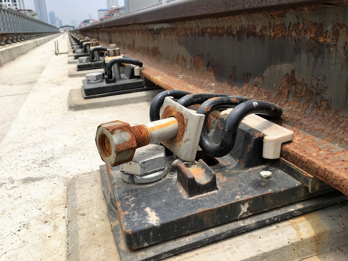 Cận cảnh những vết nứt tại dự án đường sắt trên cao Cát Linh - Hà Đông - Ảnh 10. Cận cảnh những vết nứt tại dự án đường sắt trên cao Cát Linh - Hà Đông - Ảnh 10.