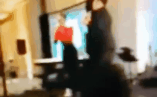 Việt Hương làm điều gì phản cảm khiến danh ca Lan Hương bỏ về?