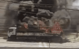 Xe tải bốc cháy dữ dội khi đang lưu thông trên quốc lộ 1A