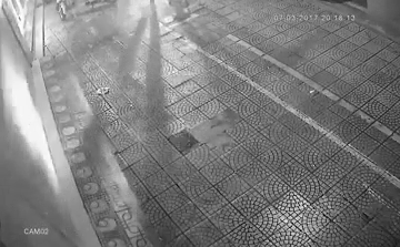 Clip: Ô tô mất lái đâm hàng hàng loạt phương tiện, 6 người bị thương ở Hà Nội